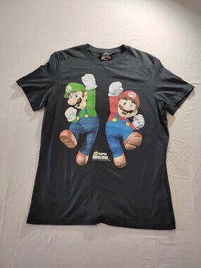 Nintendo Super Mario Bros Graphic Tee Adult SMALL